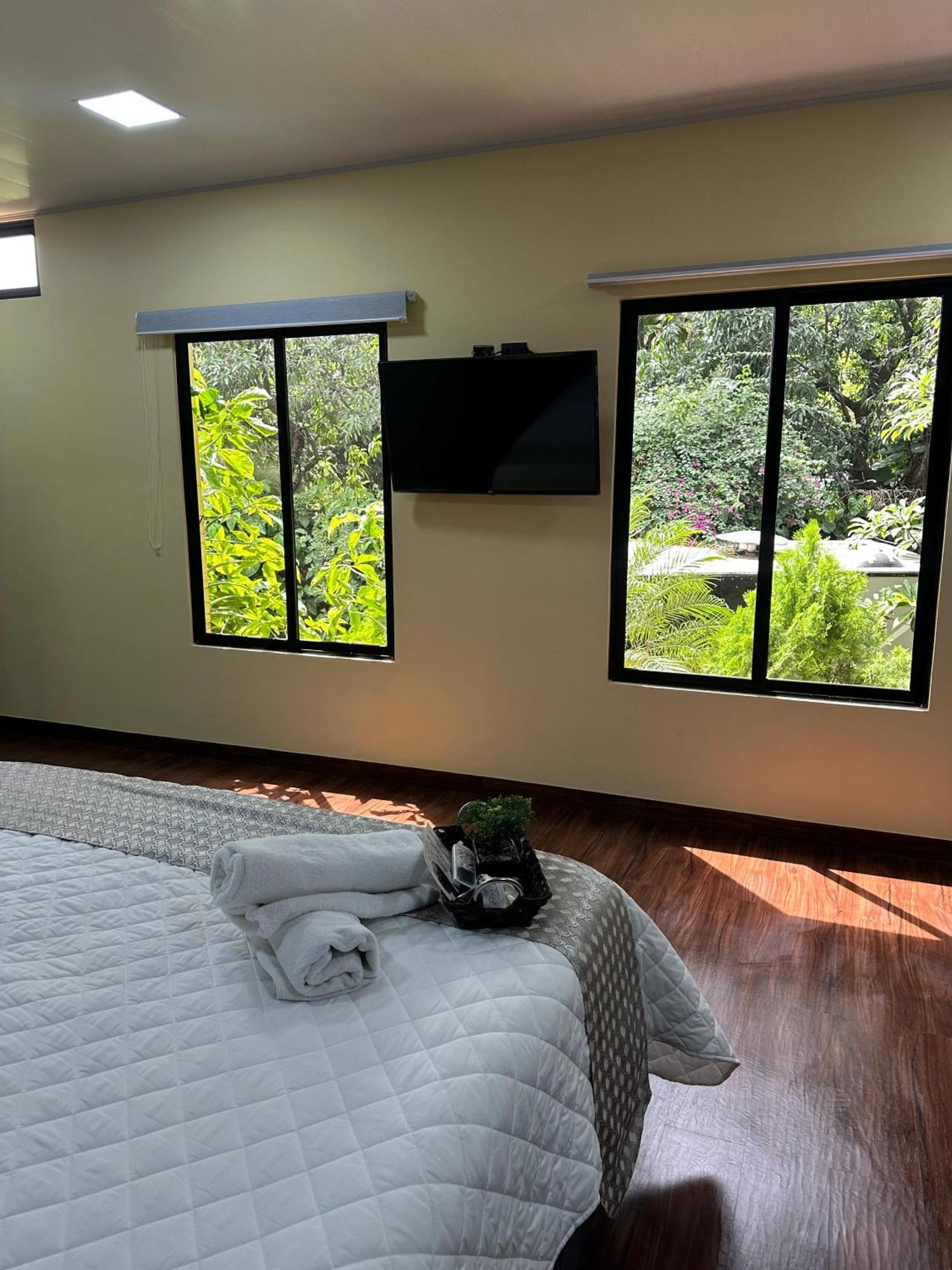 Flores Apartment *