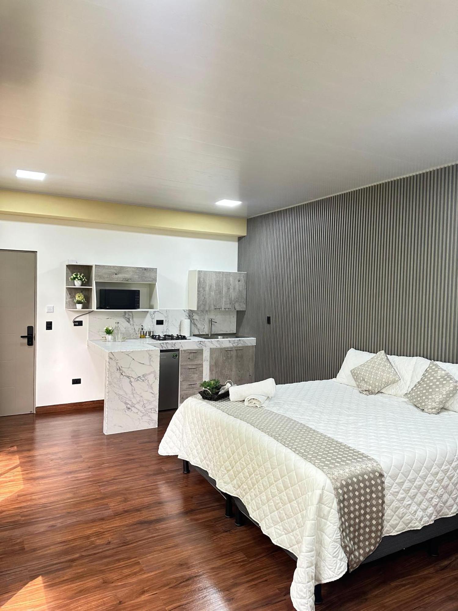 Apartment Flores *